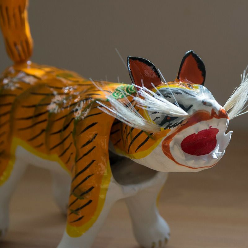 張り子虎HARIKOTORAトラ張り子首振り虎＆NUT