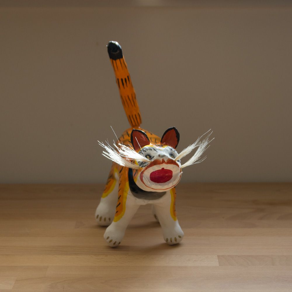 張り子虎HARIKOTORAトラ張り子首振り虎＆NUT
