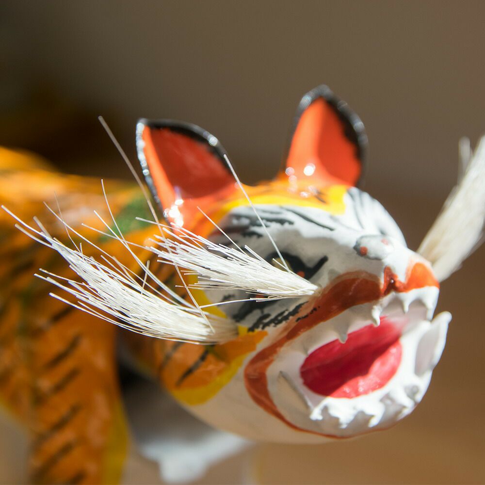 張り子虎HARIKOTORAトラ張り子首振り虎＆NUT