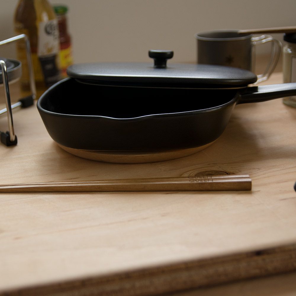 TOOLSBAKEPANベイクパンSサイズ蓋付ツールズアウトドア四角キャンプグランピングベランピングイブキクラフト伊吹クラフト陶器製日本製